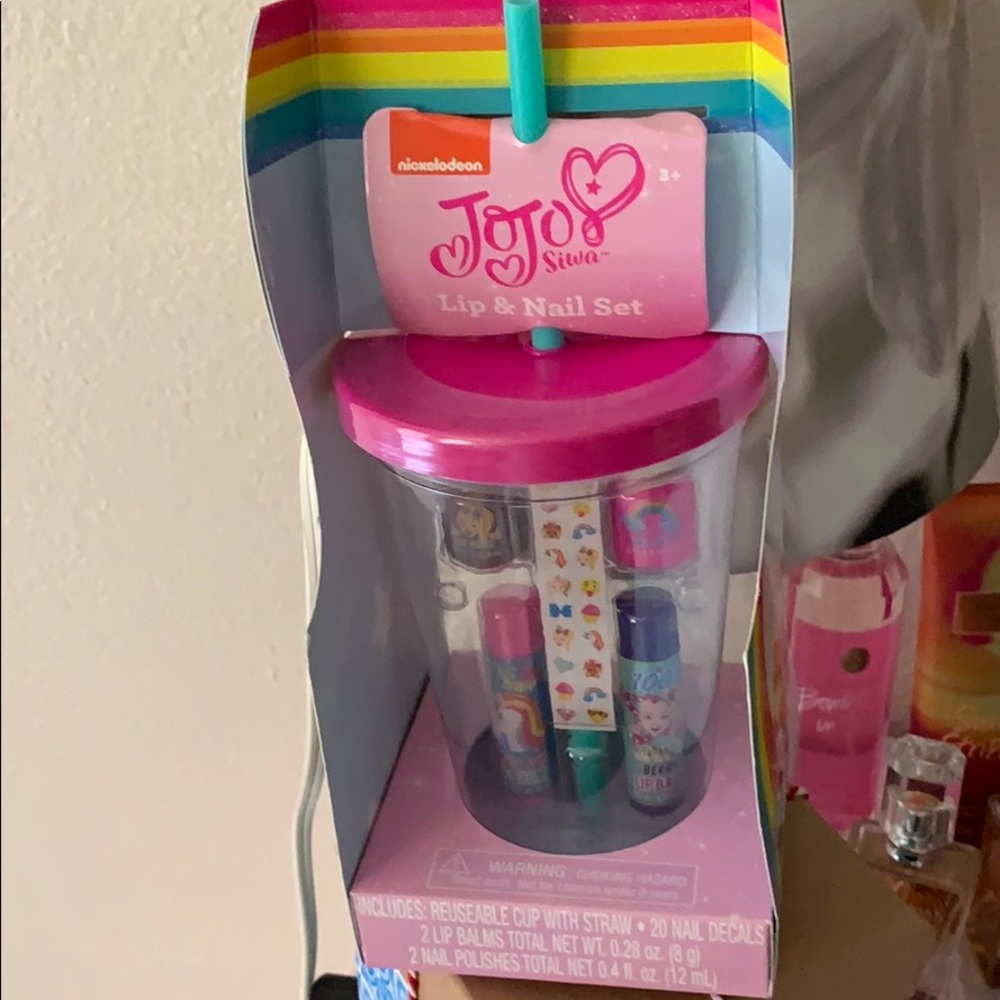 JoJo Lip & Nail set!!! Must for the little girl!